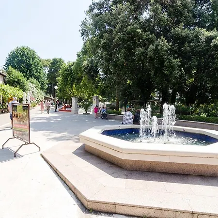 Апартаменты Near Lapad